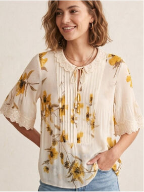 Aritzia Wilfred Matthieu Floral Lace Trim Blouse Short Sleeve Top Sz M Softgirl